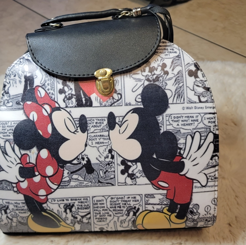 Mickey and Minnie shoulder back